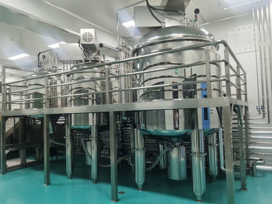 İyi bir fiyat. Sabit Sıvı Kozmetik Vakumlu Emülsifiye Karıştırıcı Makinesi 3000L çevrimiçi