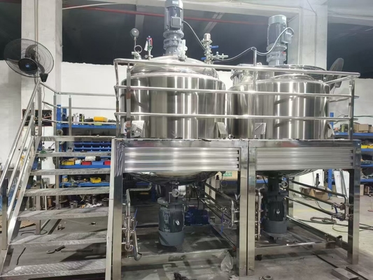 Un buon prezzo. Apparecchiatura combinata omogeneizzatore emulsionante sottovuoto fisso da 2000L per crema in linea
