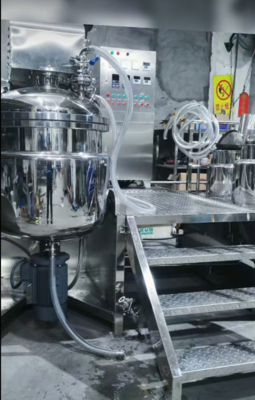 Un buon prezzo. Emulsionatore omogeneizzatore sottovuoto ad alta taglio e sollevamento in acciaio inossidabile a 3 strati in linea