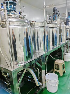 Qualité Mélangeur émulsifiant sous vide à haute viscosité combiné de type fixe pour pommade à la crème Usine
